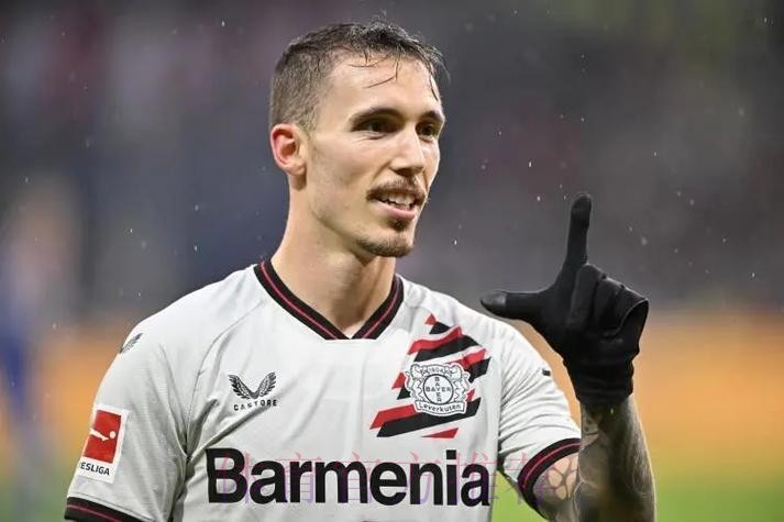 西媒：皇马考虑引进格里马尔多 填补左后卫短板